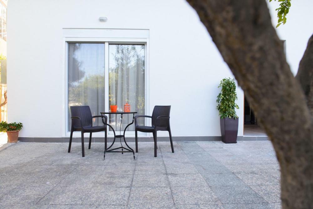 אתונה Beautiful House In Alimos Near To The Beach And Metro מראה חיצוני תמונה