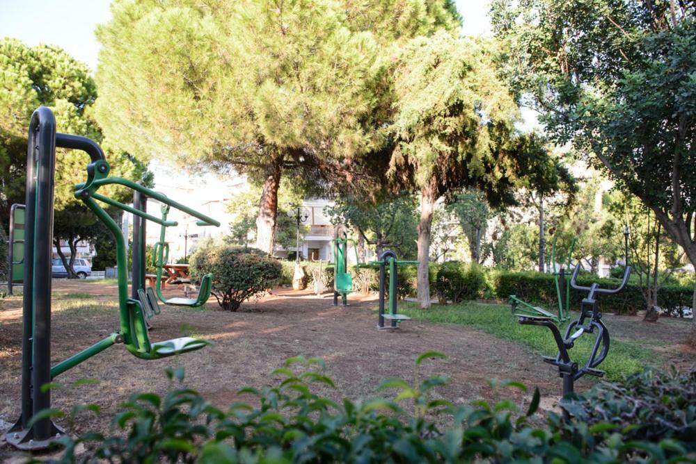 אתונה Beautiful House In Alimos Near To The Beach And Metro מראה חיצוני תמונה