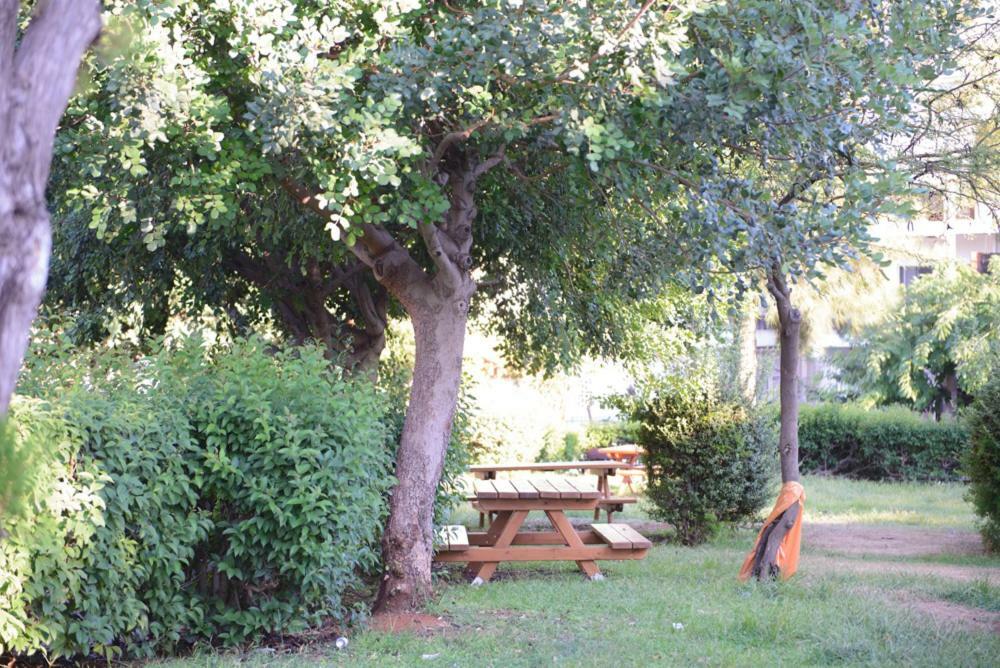אתונה Beautiful House In Alimos Near To The Beach And Metro מראה חיצוני תמונה