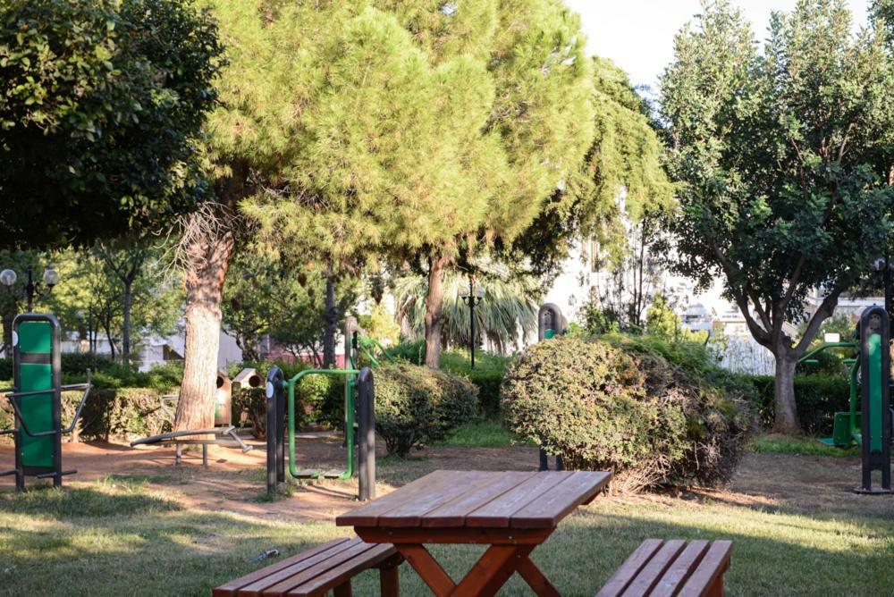 אתונה Beautiful House In Alimos Near To The Beach And Metro מראה חיצוני תמונה