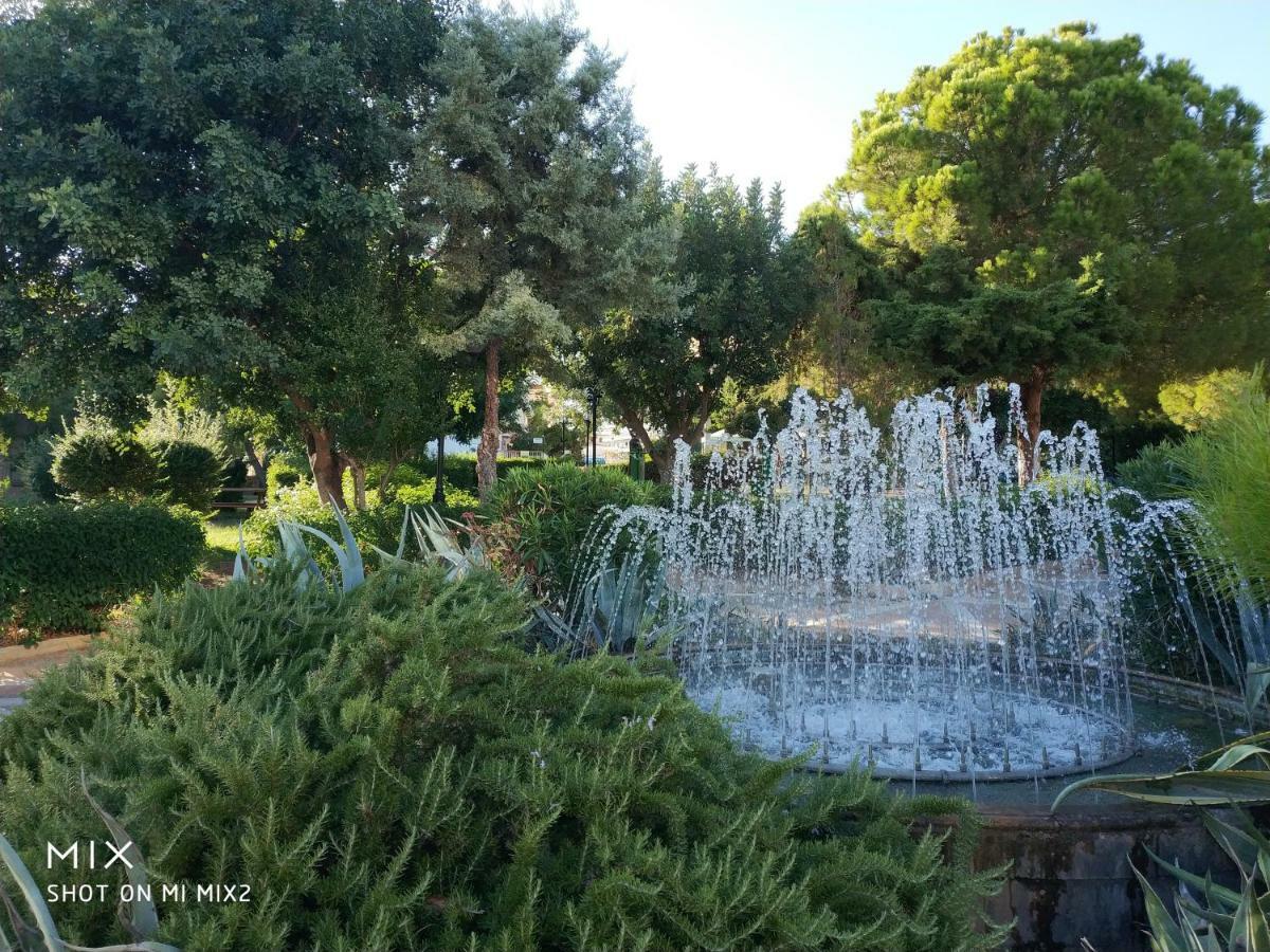 אתונה Beautiful House In Alimos Near To The Beach And Metro מראה חיצוני תמונה